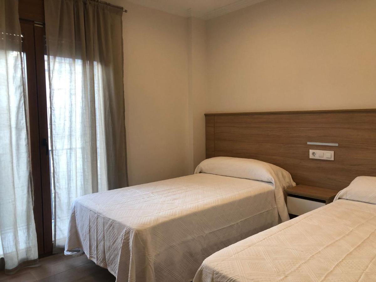 El Montoro Hotel Cadiar Bagian luar foto